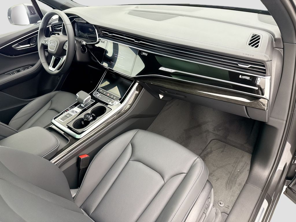 Thumbnail: 2026 Audi Q7 - 17