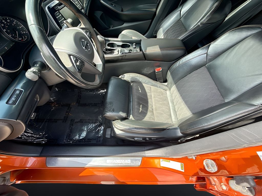 Used 2022 Orange Nissan SR image 20