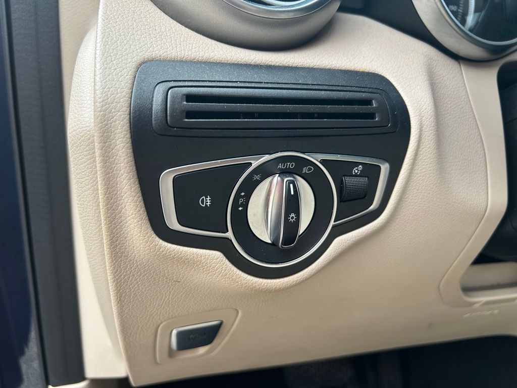 Thumbnail: 2019 Mercedes-Benz GLC - 18