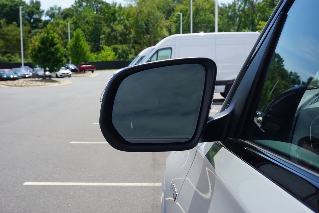 Thumbnail: 2026 Mercedes-Benz GLE - 14