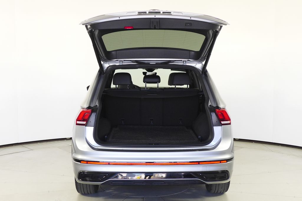 Thumbnail: 2022 Volkswagen Tiguan - 10