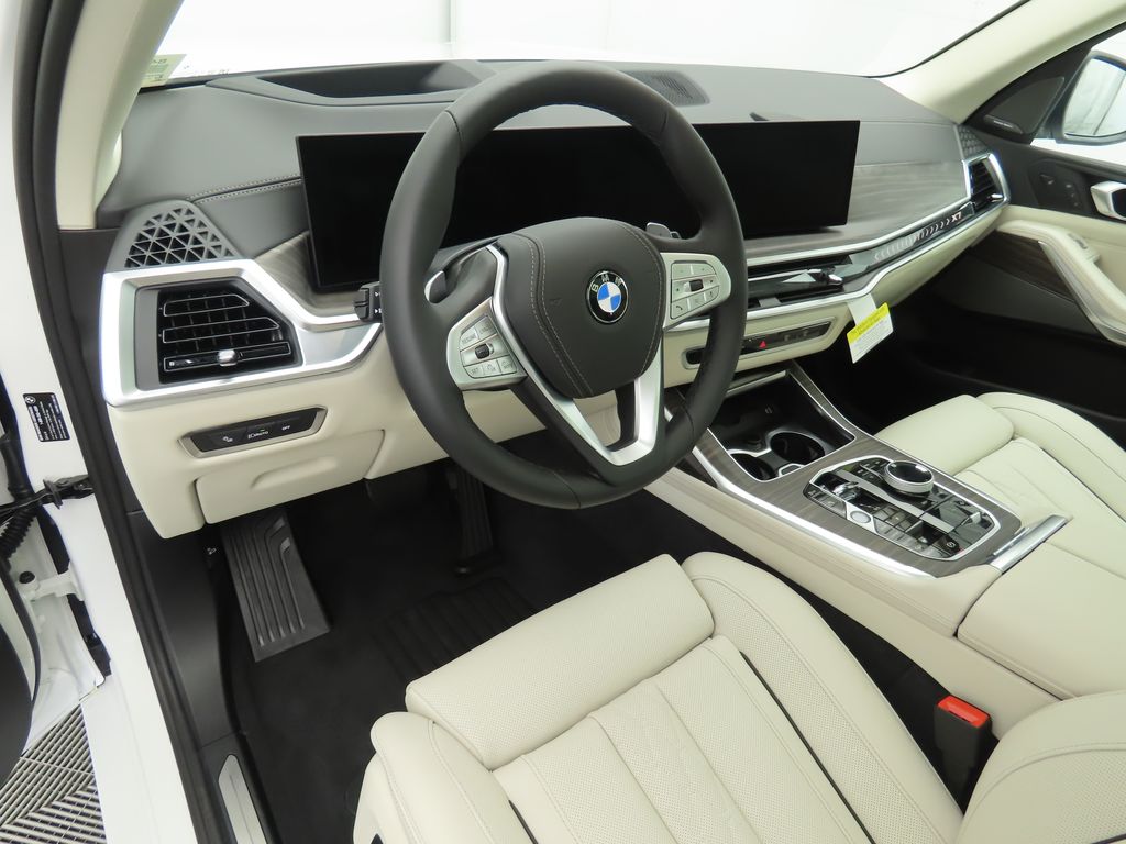 Thumbnail: 2026 BMW X7 - 9