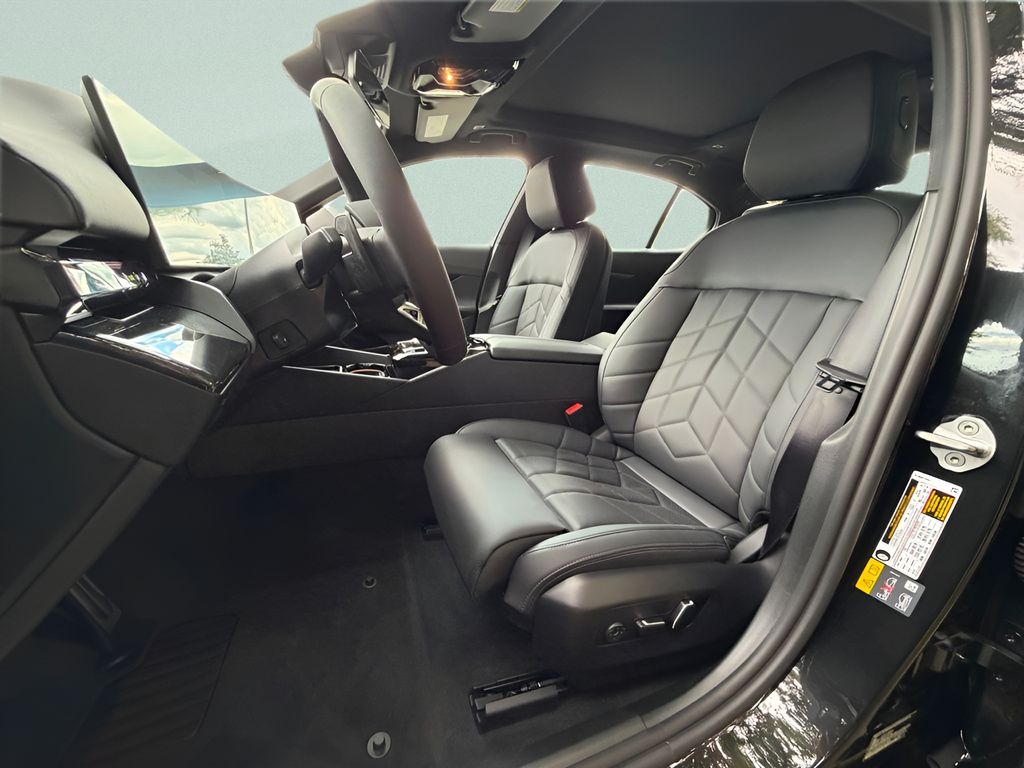 New 2027 Black BMW 550e xDrive image 10