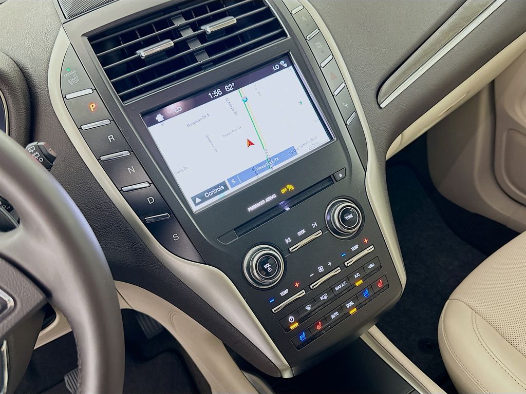 Thumbnail: 2019 Lincoln MKC - 17