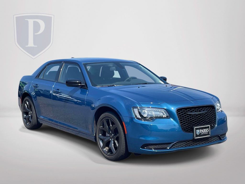2022 Chrysler 300 Touring