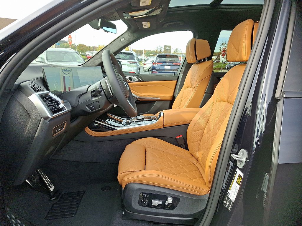 Thumbnail: 2026 BMW X7 - 6