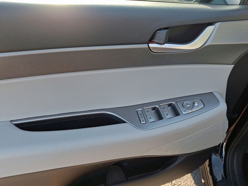 Thumbnail: 2023 Hyundai Palisade - 16