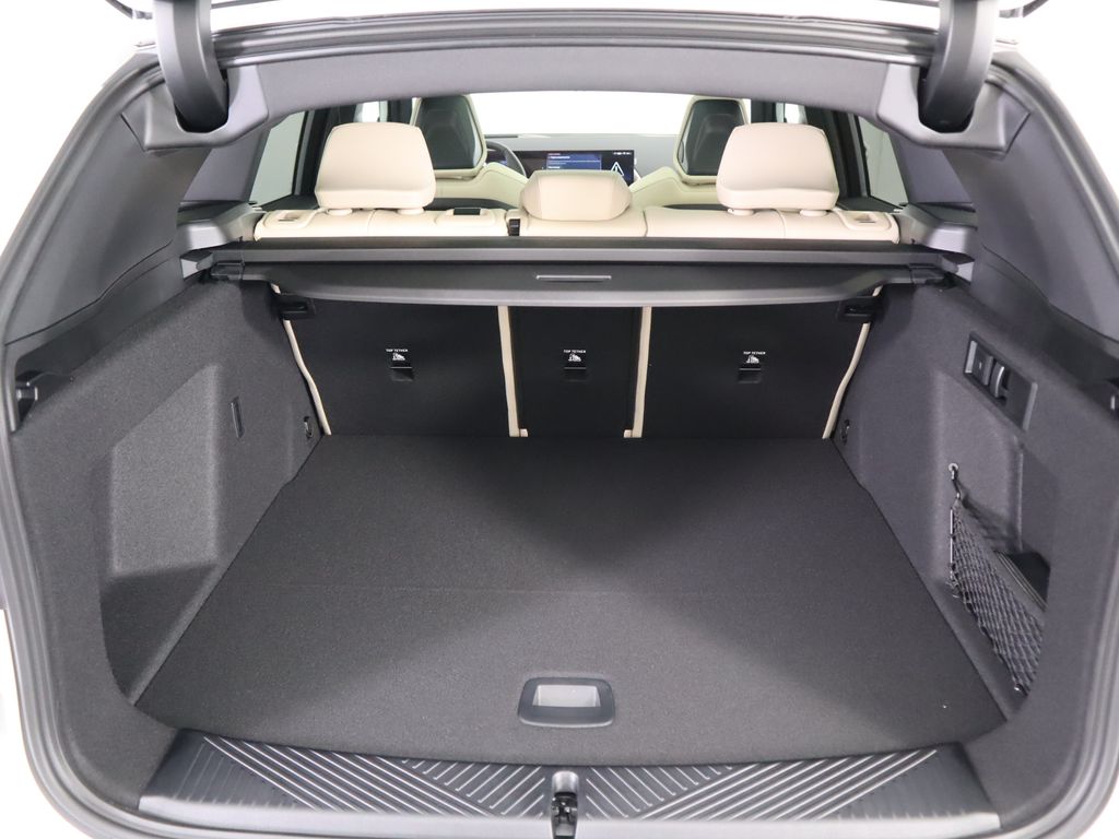 Thumbnail: 2025 BMW X3 - 30