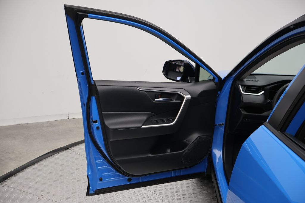 Thumbnail: 2019 Toyota RAV4 - 16