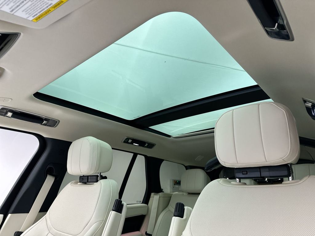 Thumbnail: 2025 Land Rover Range Rover - 10