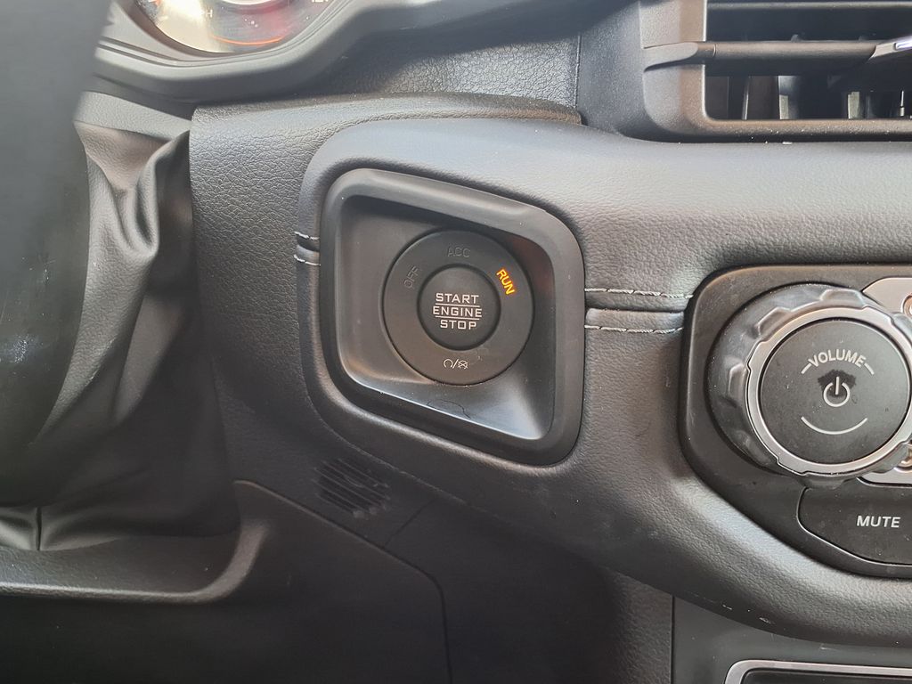 Used 2025 Red Jeep Sahara image 25
