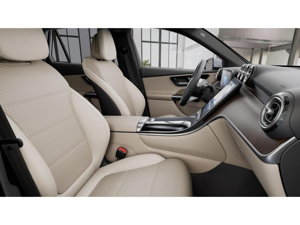 2026 Mercedes Benz GLC 300 4MATIC photo 4