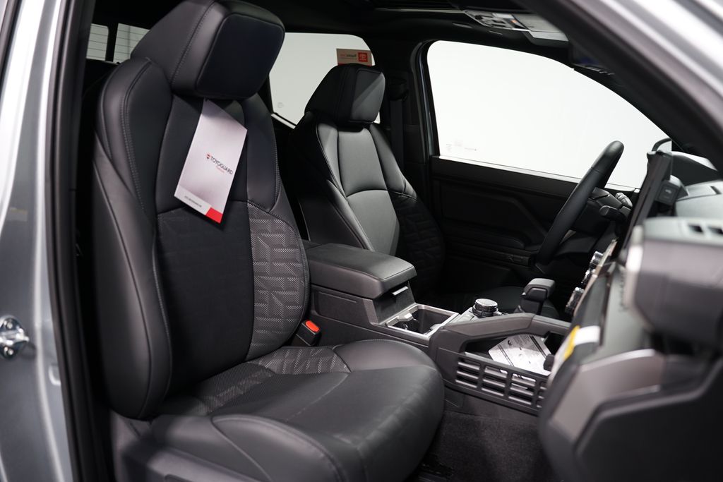 2025 Toyota Tacoma TRD Sport 32