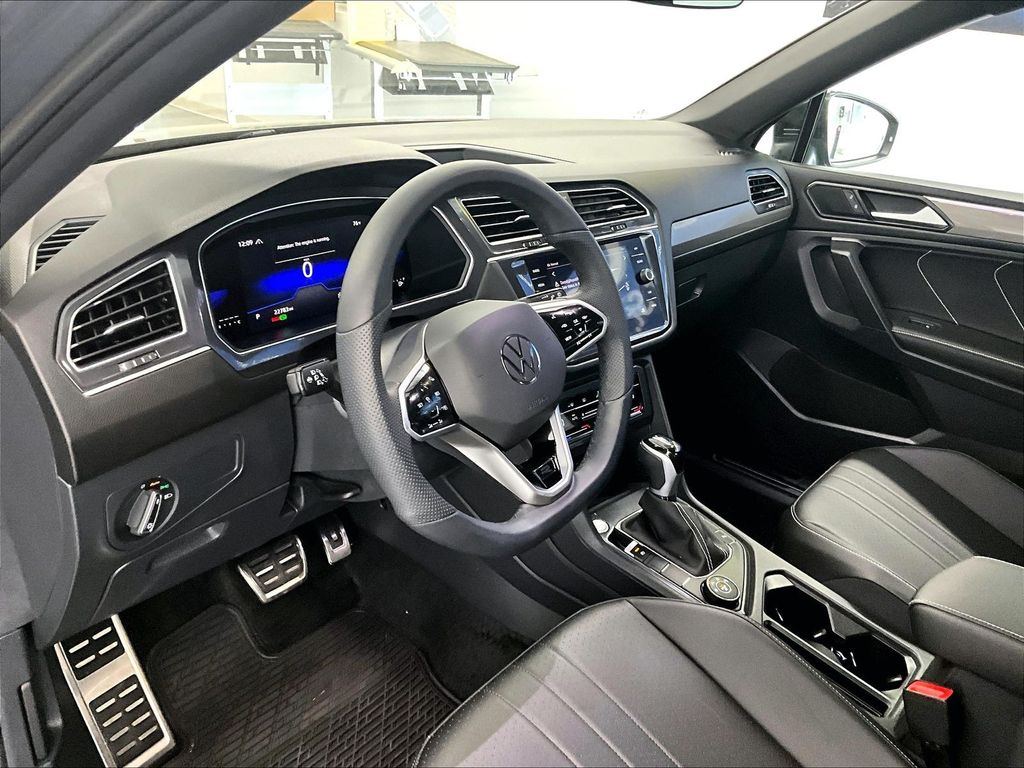 2024 Volkswagen Tiguan — photo 8