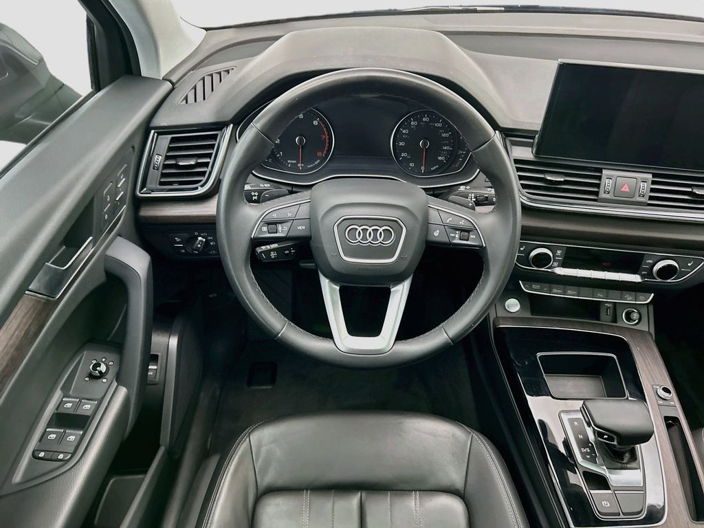 Thumbnail: 2023 Audi Q5 - 10