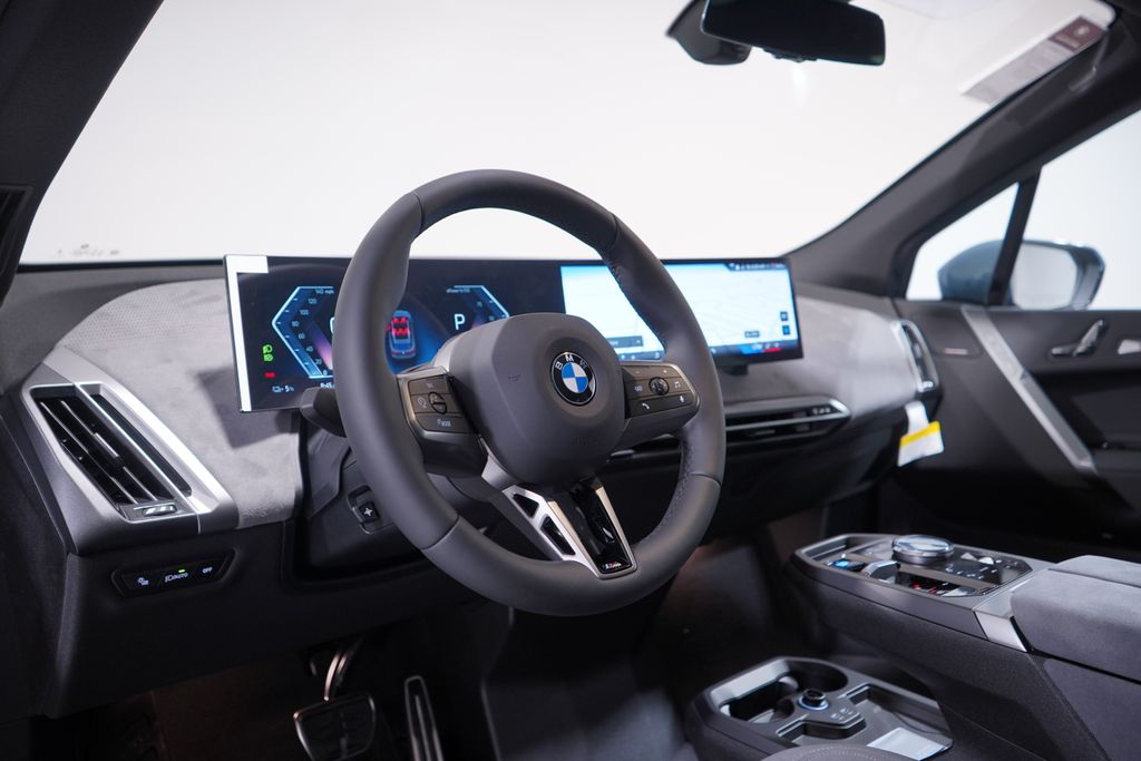 Thumbnail: 2026 BMW iX - 6
