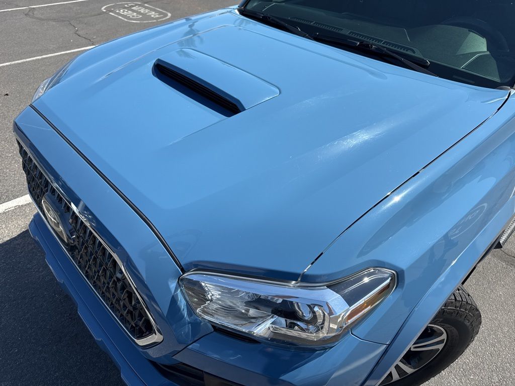 Thumbnail: 2019 Toyota Tacoma - 5