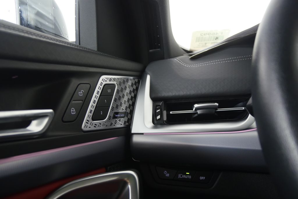 Thumbnail: 2025 BMW X2 - 18