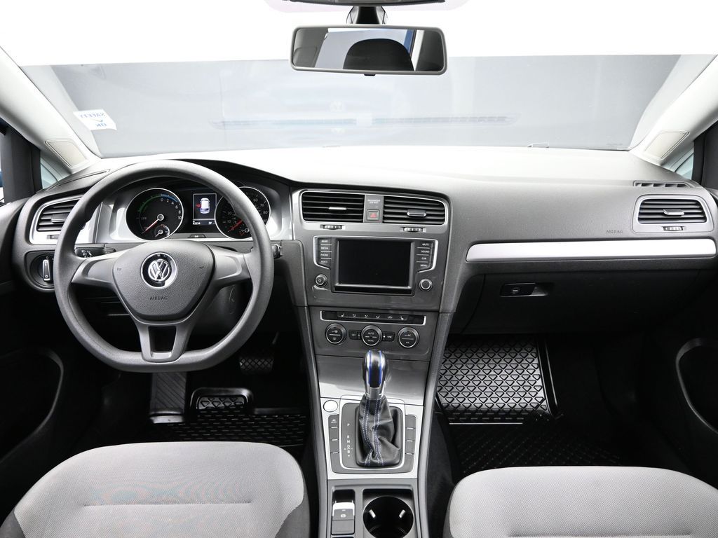 2016 Volkswagen e-Golf SE