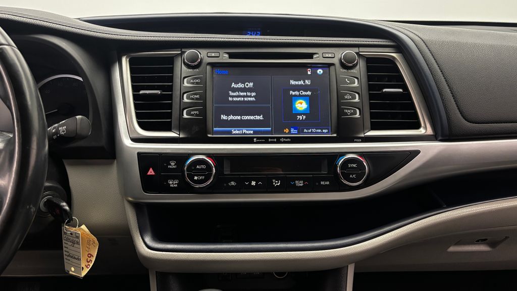 Thumbnail: 2018 Toyota Highlander - 19