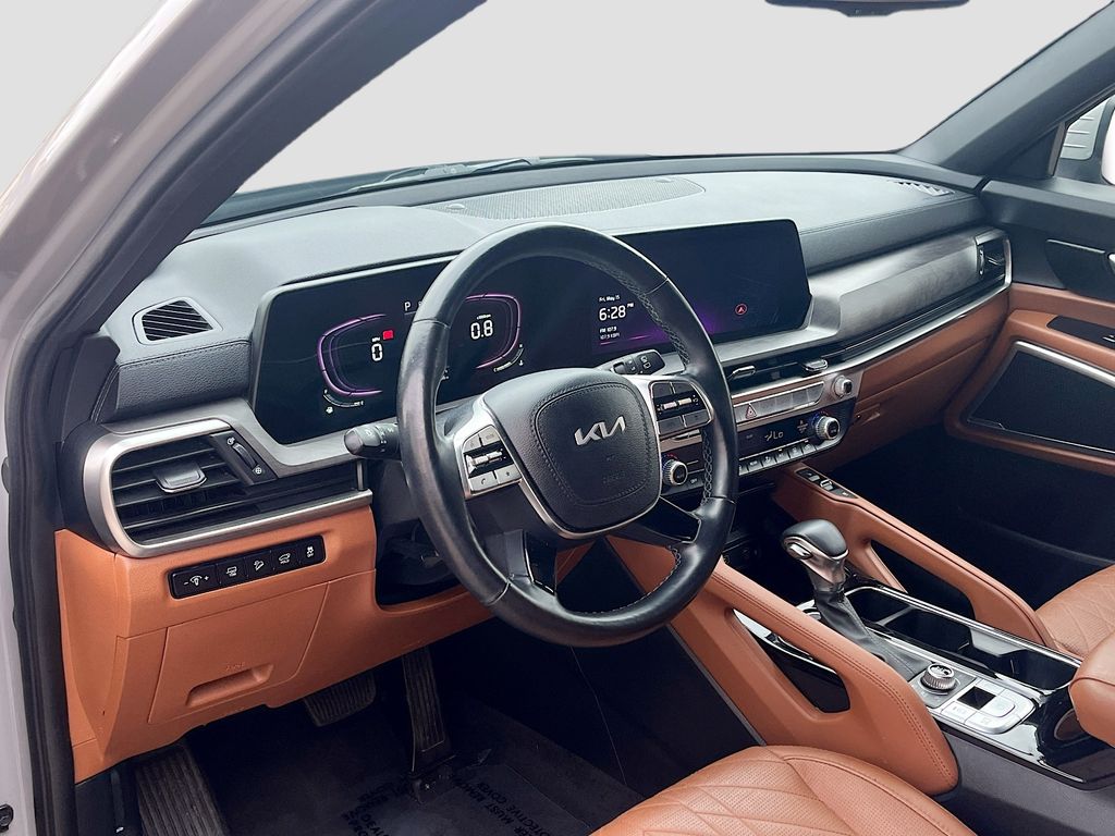 Used 2023 Gray Kia EX X-Line image 9