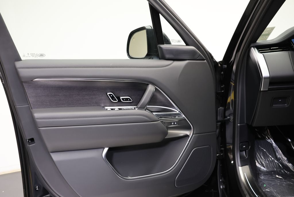 Thumbnail: 2026 Land Rover Range Rover - 25