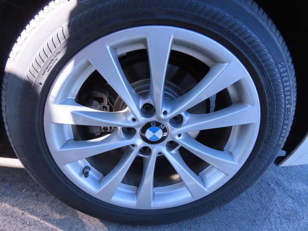 Thumbnail: 2018 BMW 3 Series - 16