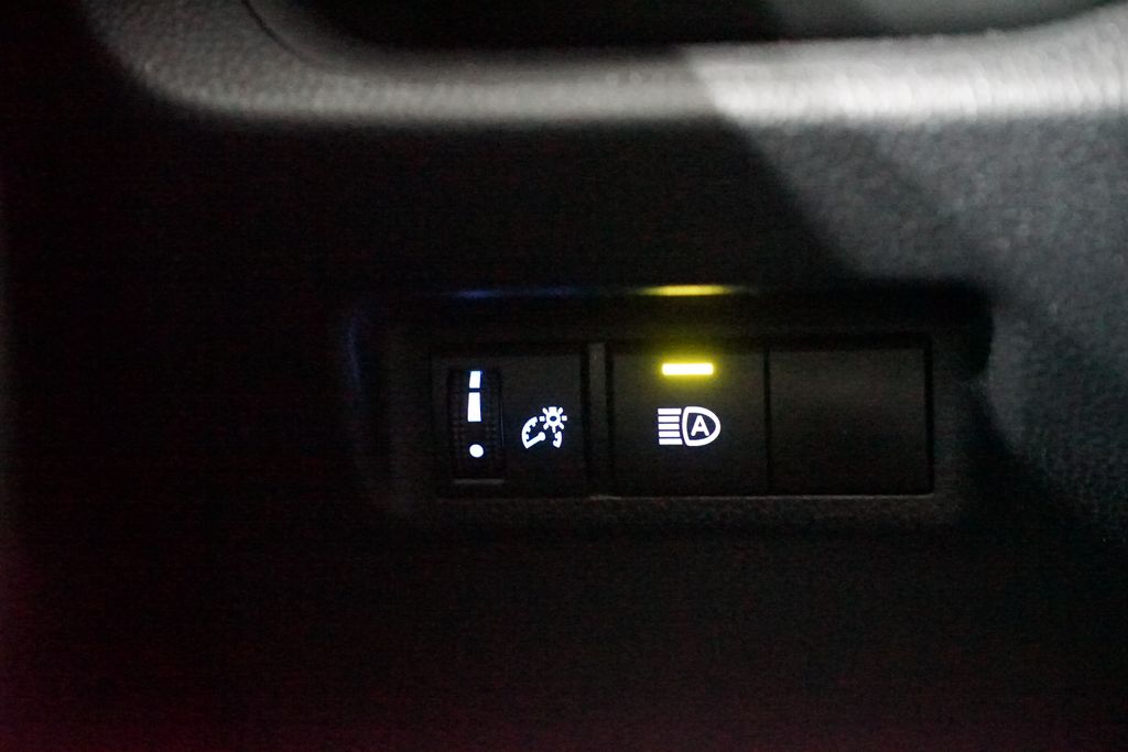 Thumbnail: 2019 Toyota RAV4 - 22