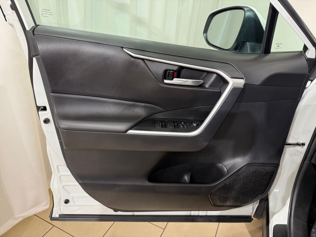 Thumbnail: 2024 Toyota RAV4 - 15