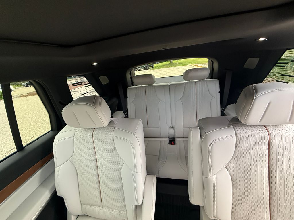 Cadillac VISTIQ