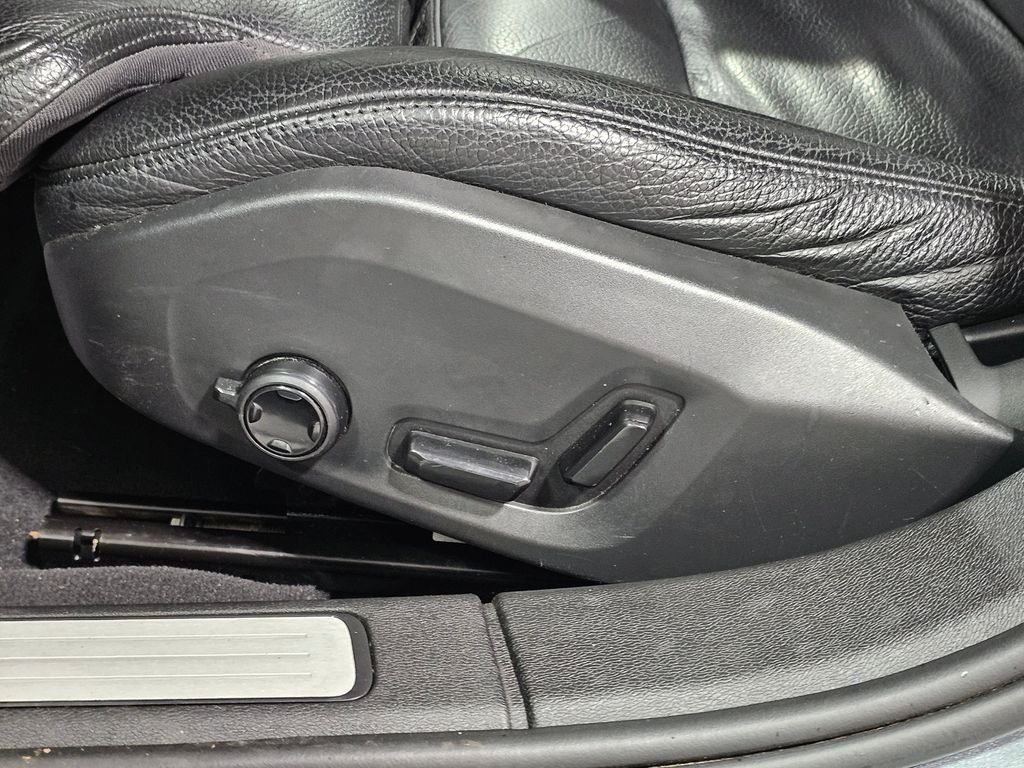 Used 2021 Gray Volvo T6 Inscription image 23