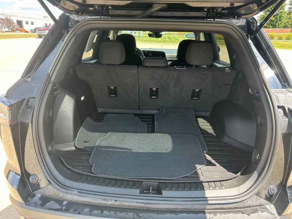 Used 2025 Chevrolet Equinox SUV