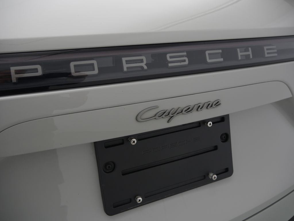 Thumbnail: 2023 Porsche Cayenne - 11