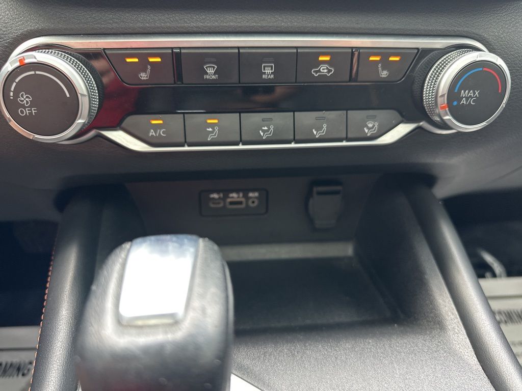 2022 Super Black Clearcoat Nissan Altima 2.5 SR FWD Sedan