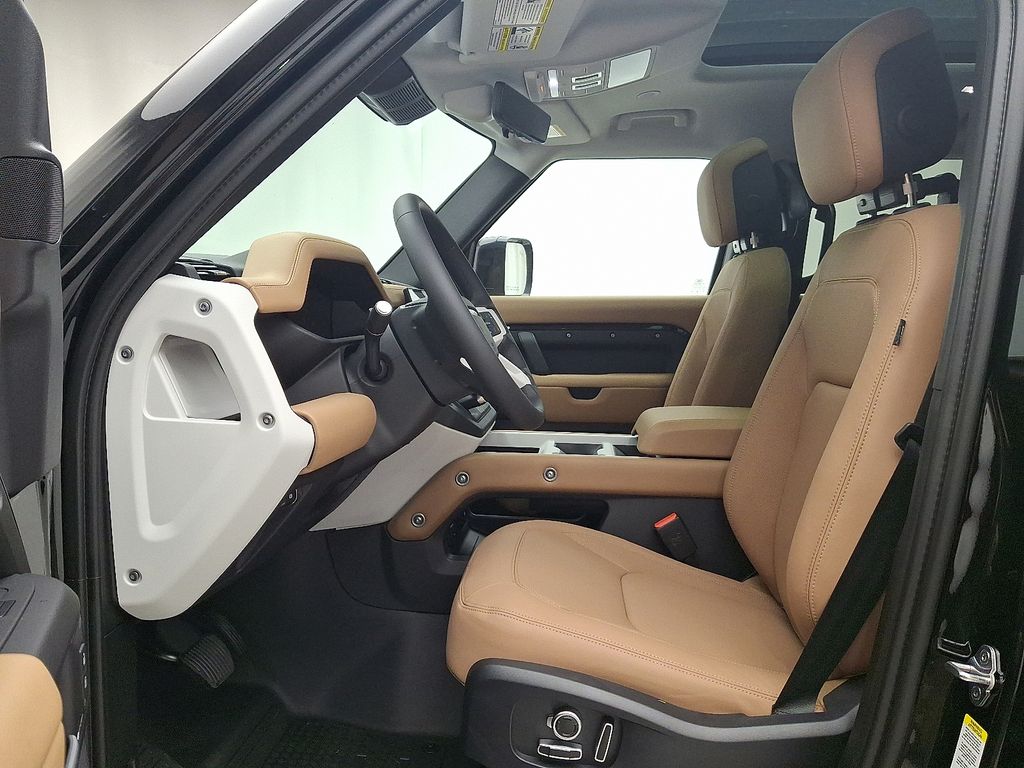 Thumbnail: 2025 Land Rover Defender - 8