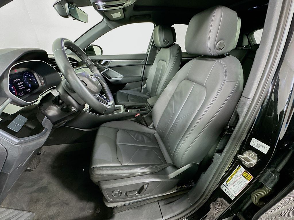 Thumbnail: 2019 Audi Q3 - 20