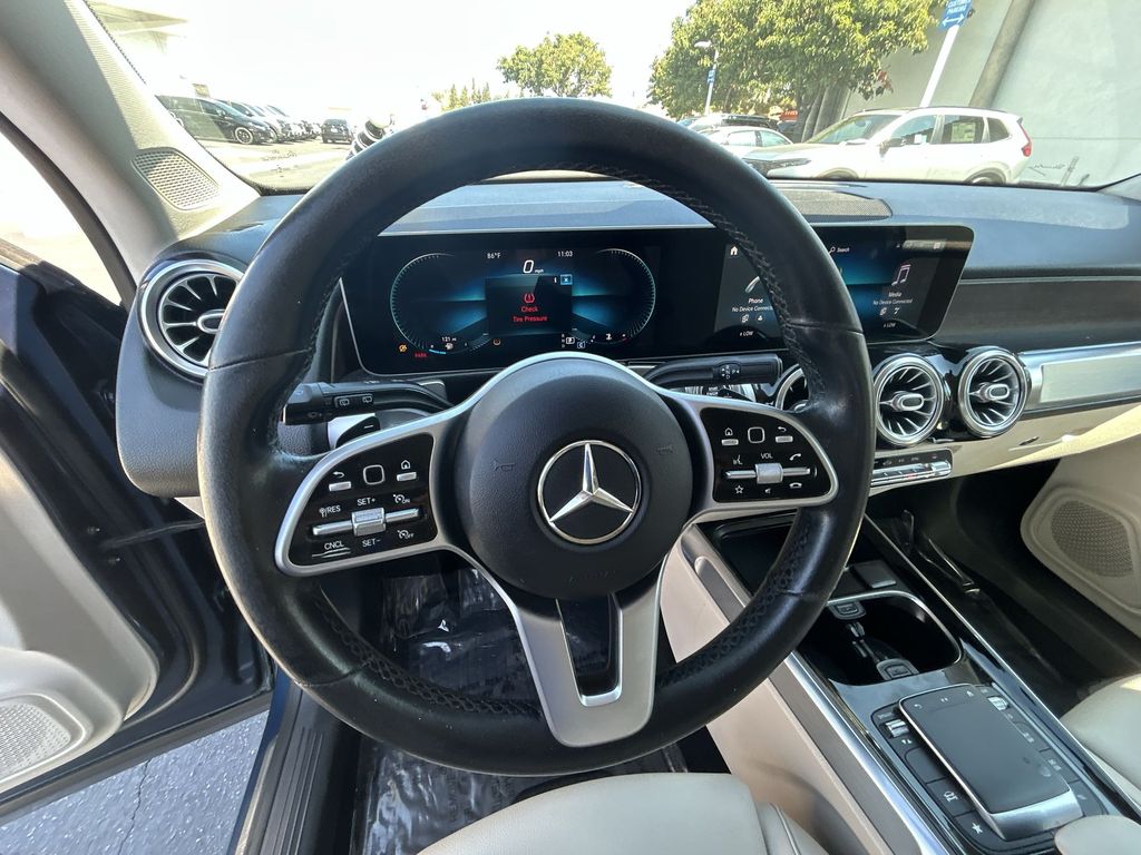 Thumbnail: 2021 Mercedes-Benz GLB - 14