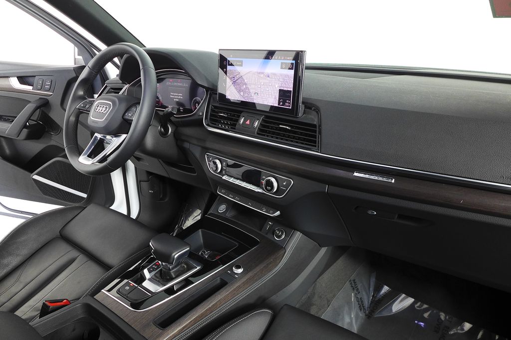 Thumbnail: 2023 Audi Q5 - 13