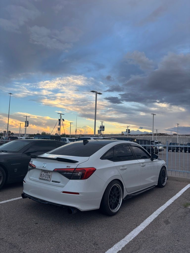 2023 Honda Civic Si photo 3