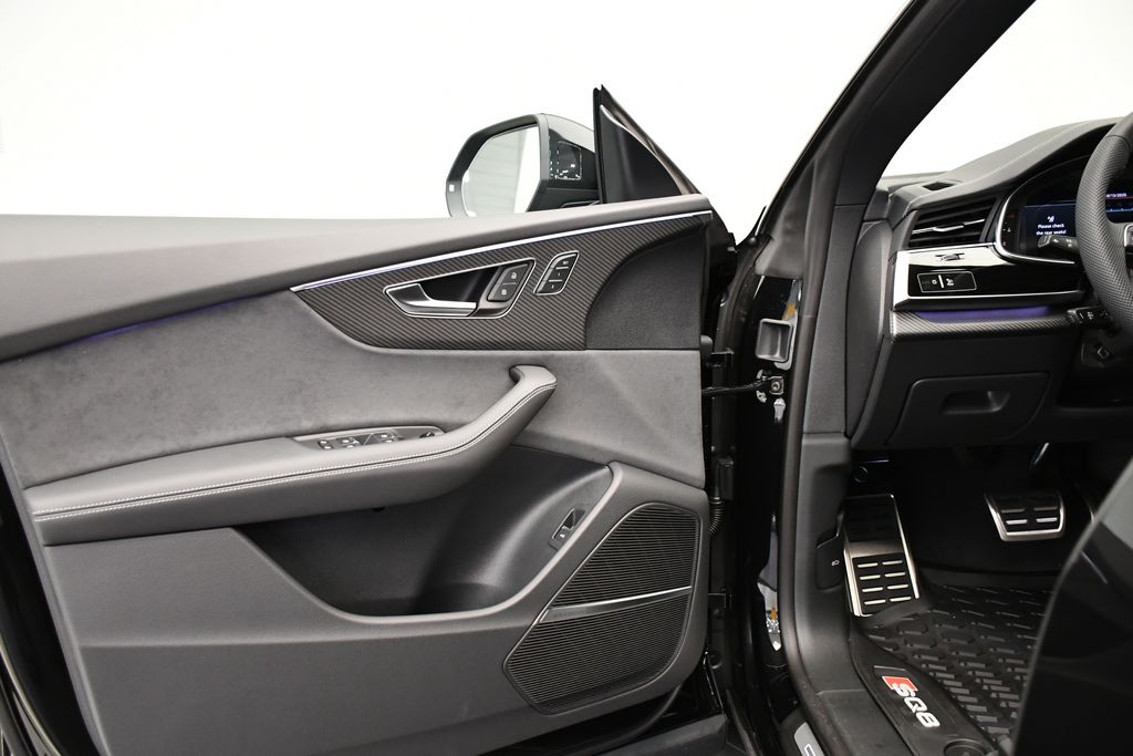 Thumbnail: 2026 Audi SQ8 - 31