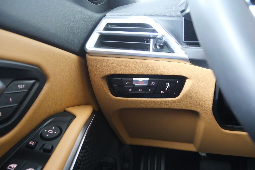 Thumbnail: 2025 BMW 3 Series - 21