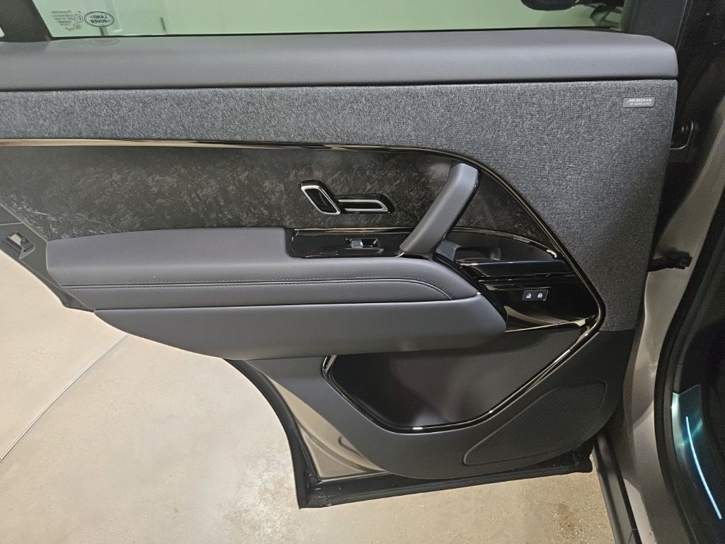 New 2026 Silver Land Rover Dynamic SE image 20