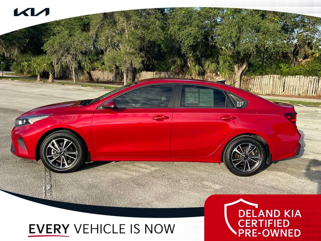 2024 Kia Forte LXS - Photo 4