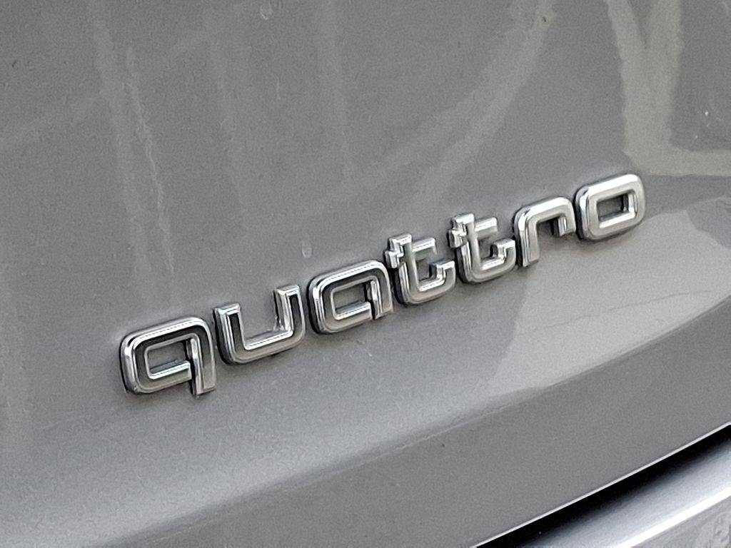 Thumbnail: 2021 Audi e-tron GT - 30