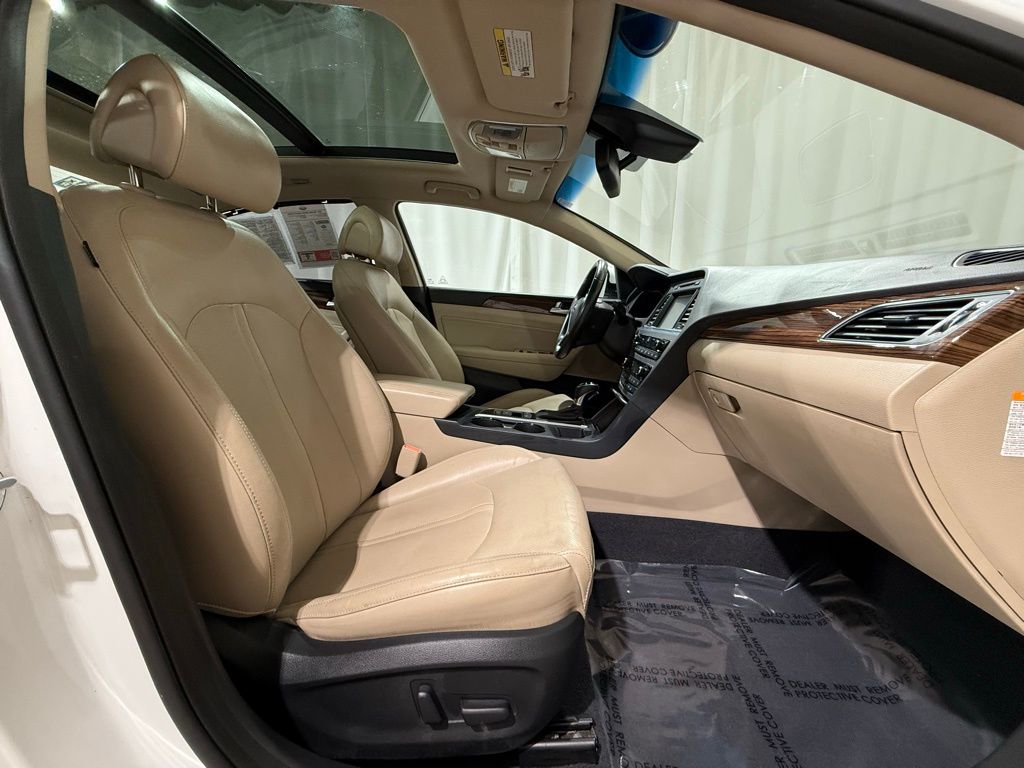 Thumbnail: 2017 Hyundai Sonata - 22