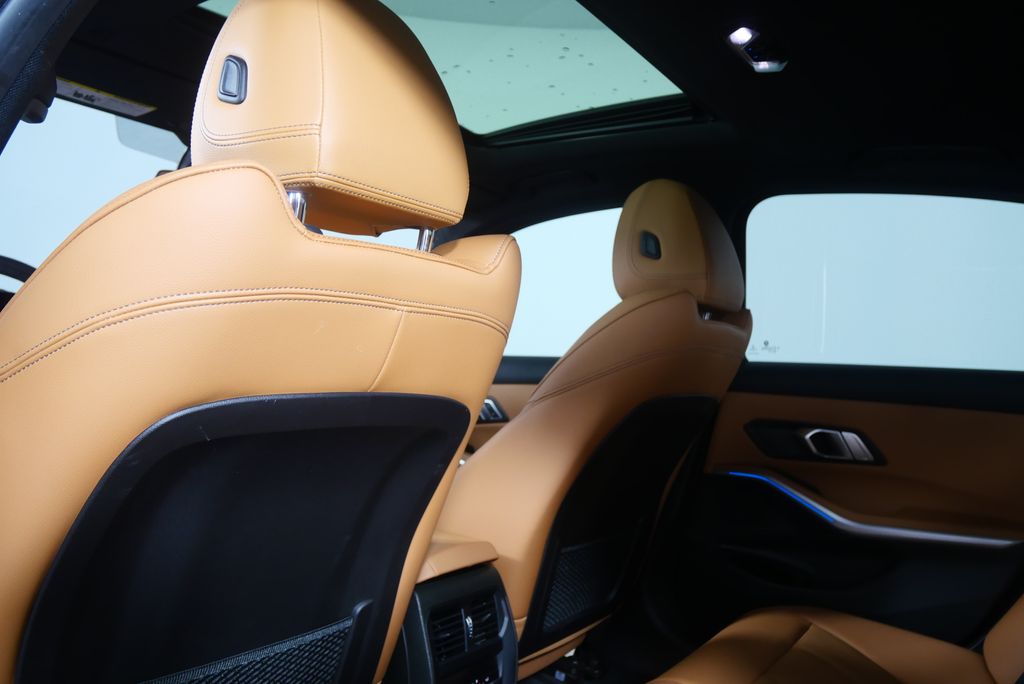 Thumbnail: 2023 BMW 3 Series - 16