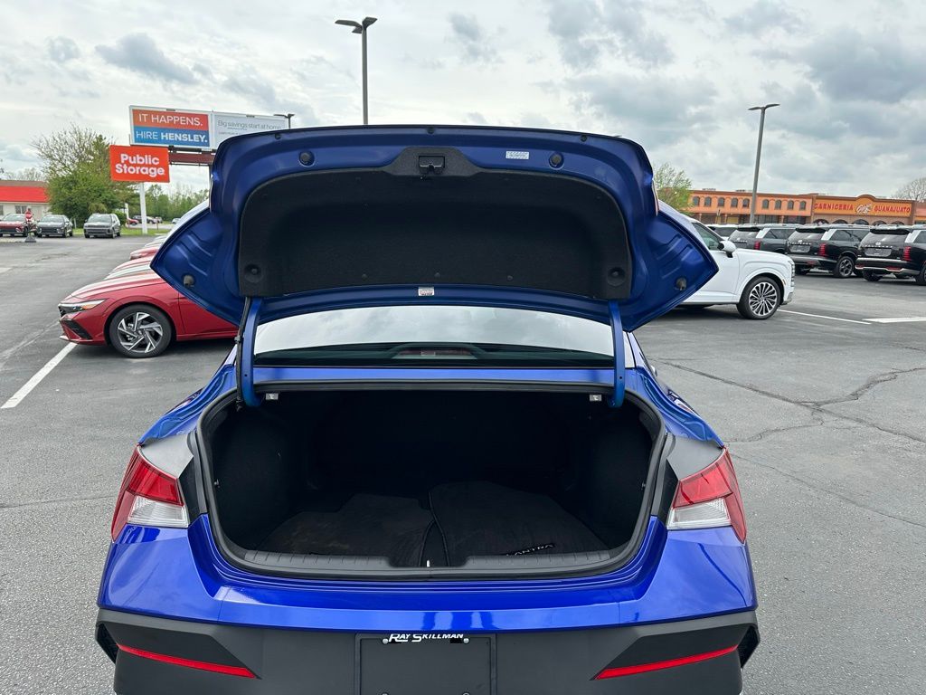 Used 2024 Blue Hyundai SE image 10
