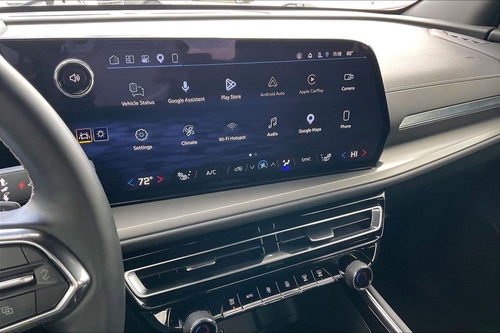 Used 2024 Chevrolet Traverse LT 4D Sport Utility