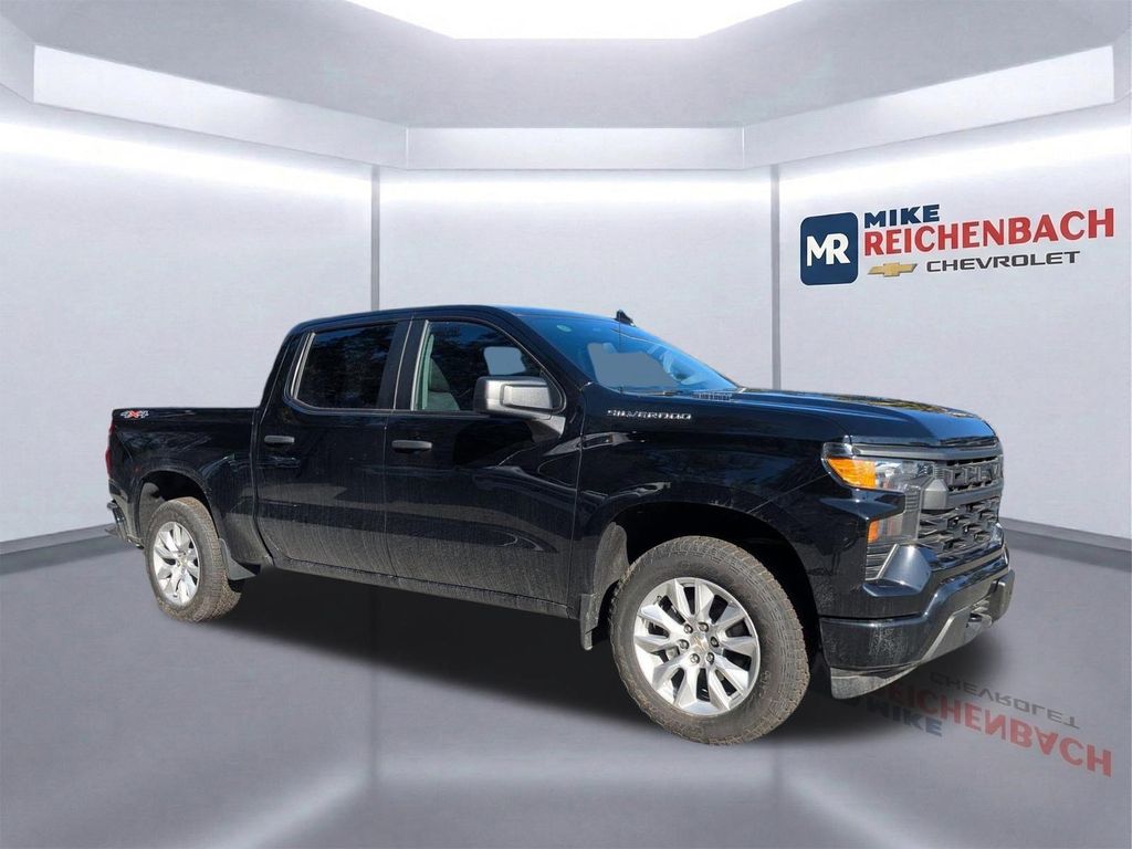Black 2025 Chevrolet Silverado 1500 Pickup Truck Four-Wheel Drive 8-Speed Automatic