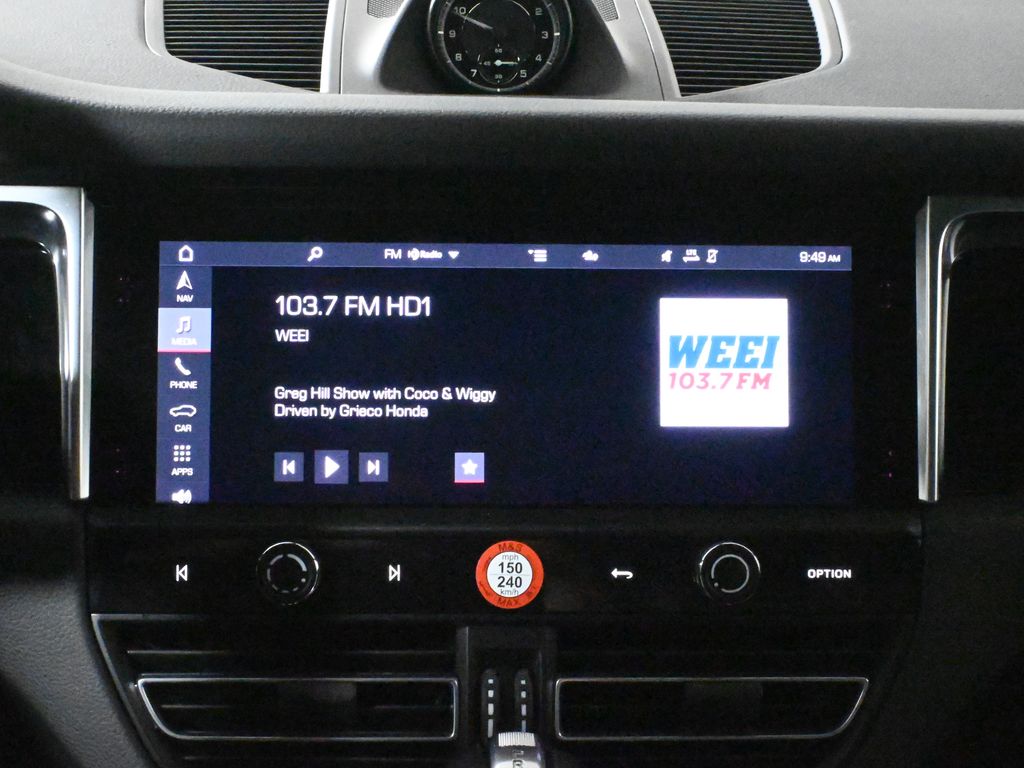 Thumbnail: 2024 Porsche Macan - 23